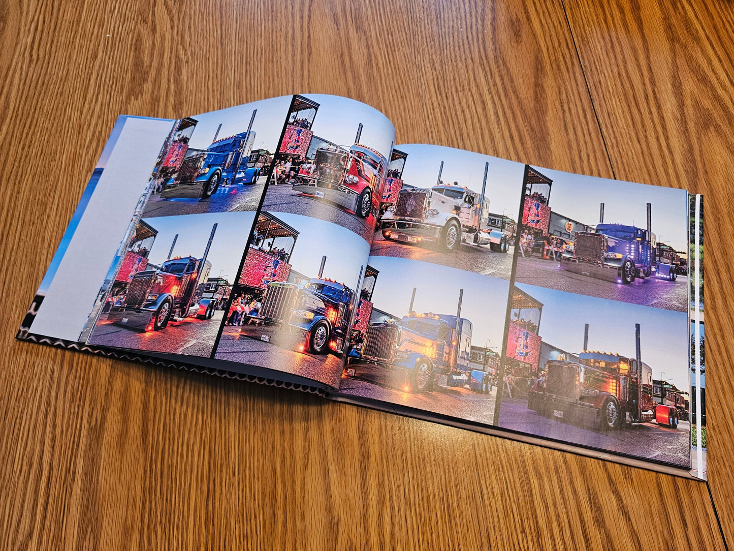 2025 Peterbilt Class Pays Display Book (Hardcover)
